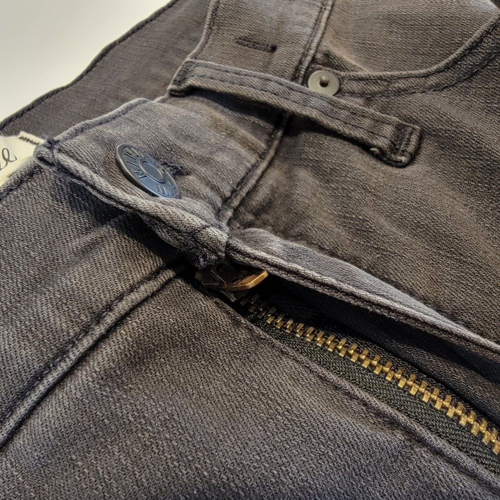 Madewell Mid-Rise Skinny Jean Black Sea Distressed Size 31 NWT! Style H2230 - Picture 6 of 16